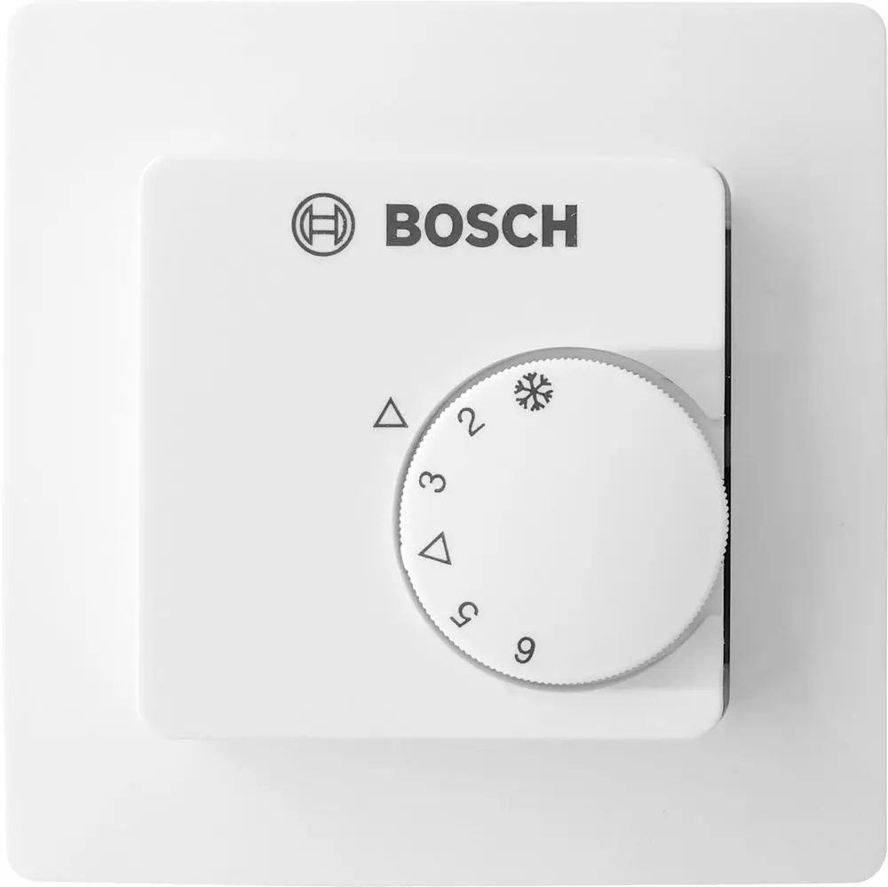 Weißes Raumthermostat von Bosch für die Unterputzinstallation, mit einem Drehregler zur Temperatureinstellung und Markierungen für verschiedene Temperaturstufen.